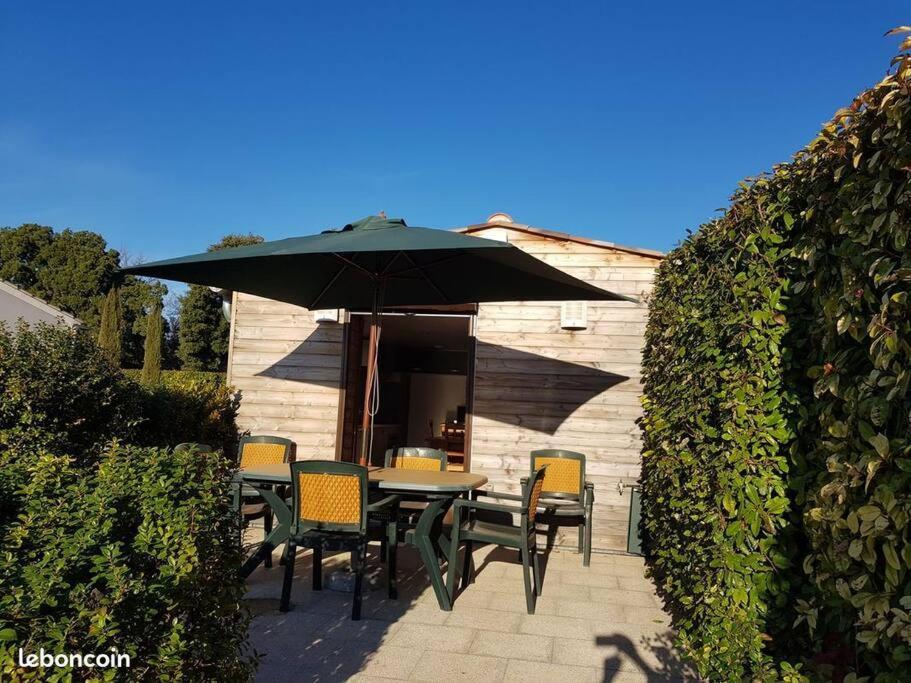 Chalet De Charme Climatise Sur La Route Du Ventoux Carpentras Exterior foto